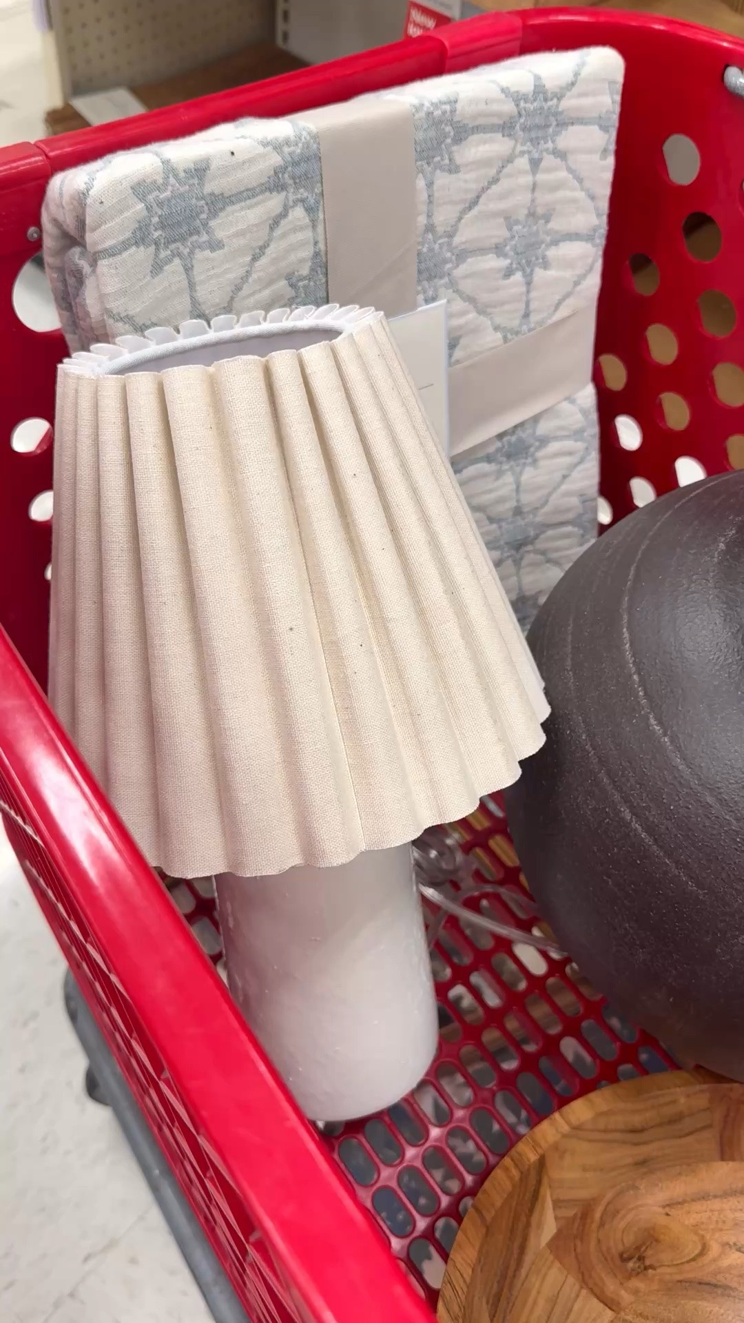 ✨ Target run for the good hard-to-find decor today 👏

I’ll link what I grabbed + more favorites I spotted in store because there were SO many good finds this time 😅

mostly on sale too 🙌

definitely one of those Target trips where you walk in for one thing and leave with decor 🤍

#LTKSaleAlert #LTKHome