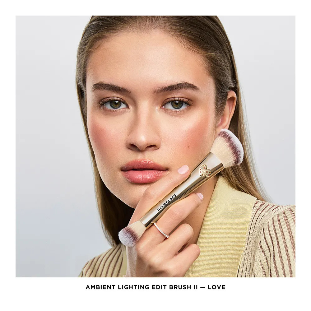 Hourglass Love Ambient Lighting Edit Brush II (Holiday Limited Edition) | Sephora (AU)