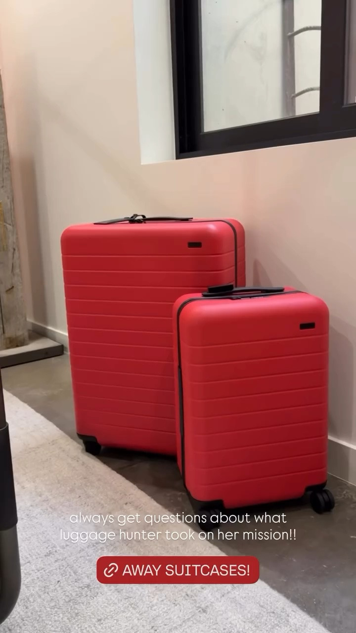 always get questions about what luggage hunter took on her mission!!