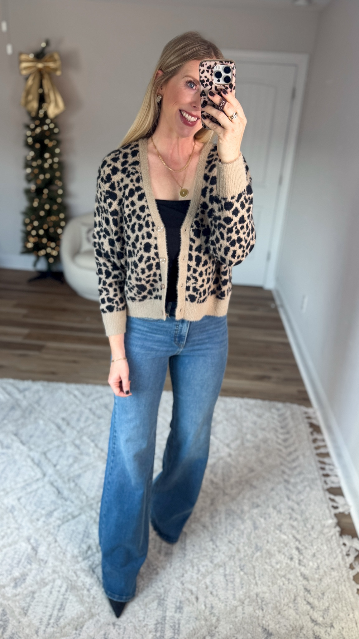 Daily try on, Walmart outfit, Walmart fashion, Walmart try on, leopard cardigan, flare jeans 

Small, 2

#LTKFindsUnder50 #LTKStyleTip