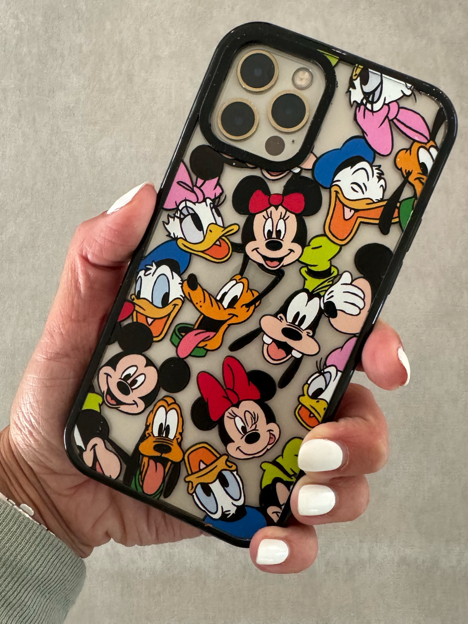 M I C K E Y + F R I E N D S