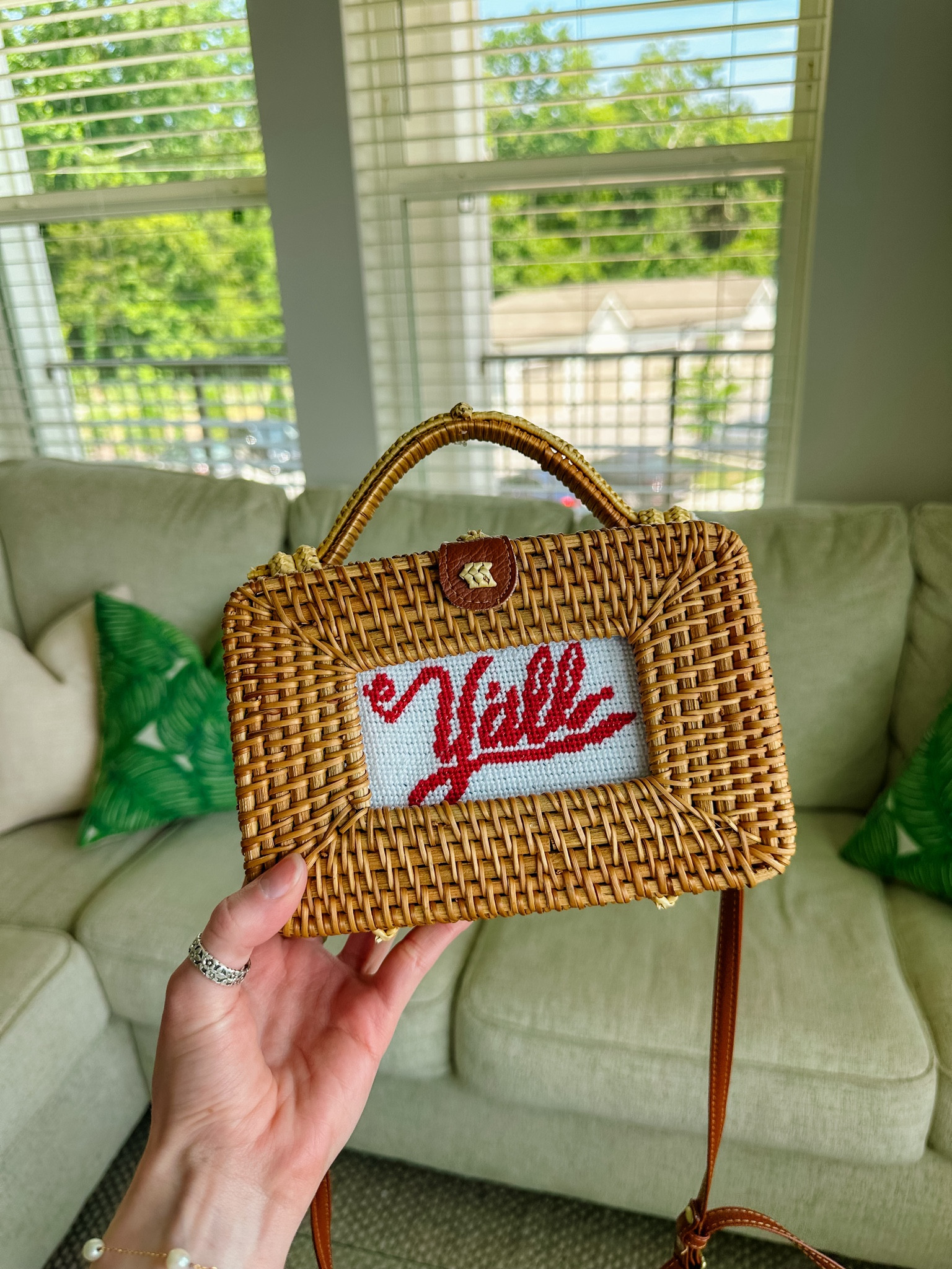 Alex gifted me this ADORABLE needlepoint canvas to celebrate our move to Nashville - and I had to use it for my bag!! Love quick little projects like this to celebrate milestones ❤️🪡