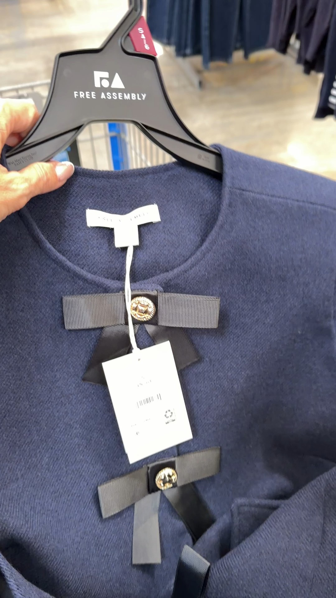 Chaquetas bella y con u precio increíble! Para referencia me compré la talla s 

#LTKSaleAlert #LTKFindsUnder50 #LTKSeasonal