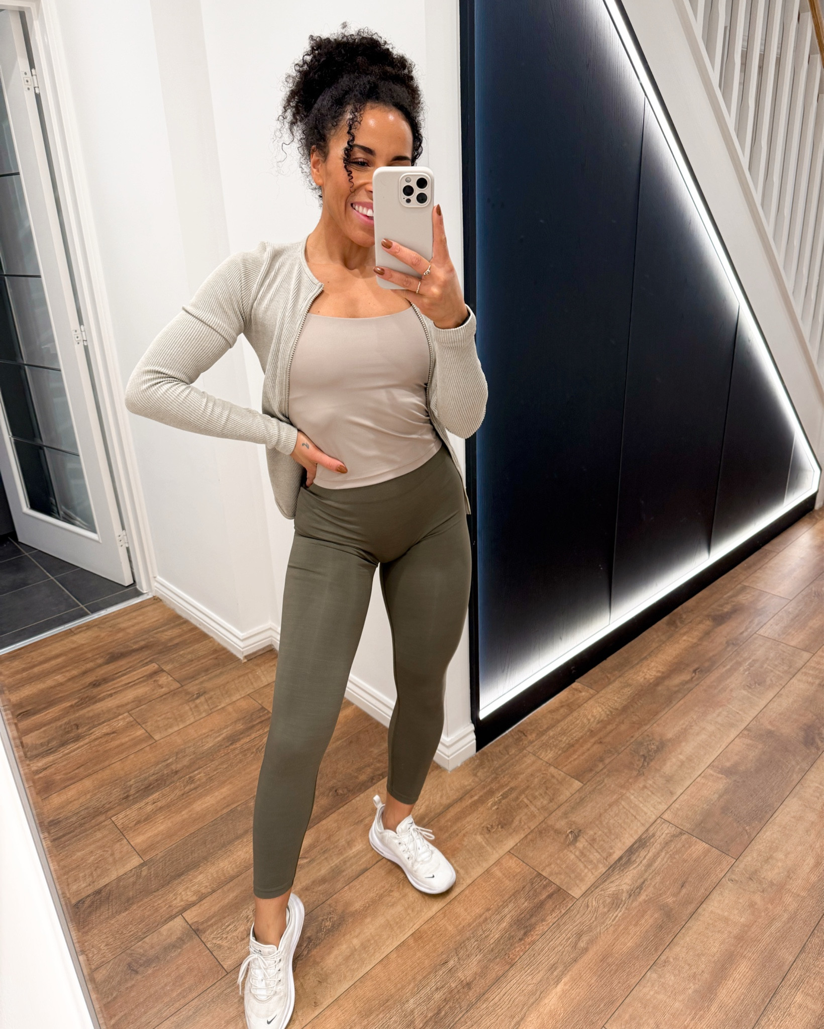 Gym fit 💪🏽✔️

#gym #gymoutfit #workoutoutfit #fitness #gymfit #activewear #gymwear 

#LTKuk #LTKfitness #LTKeurope