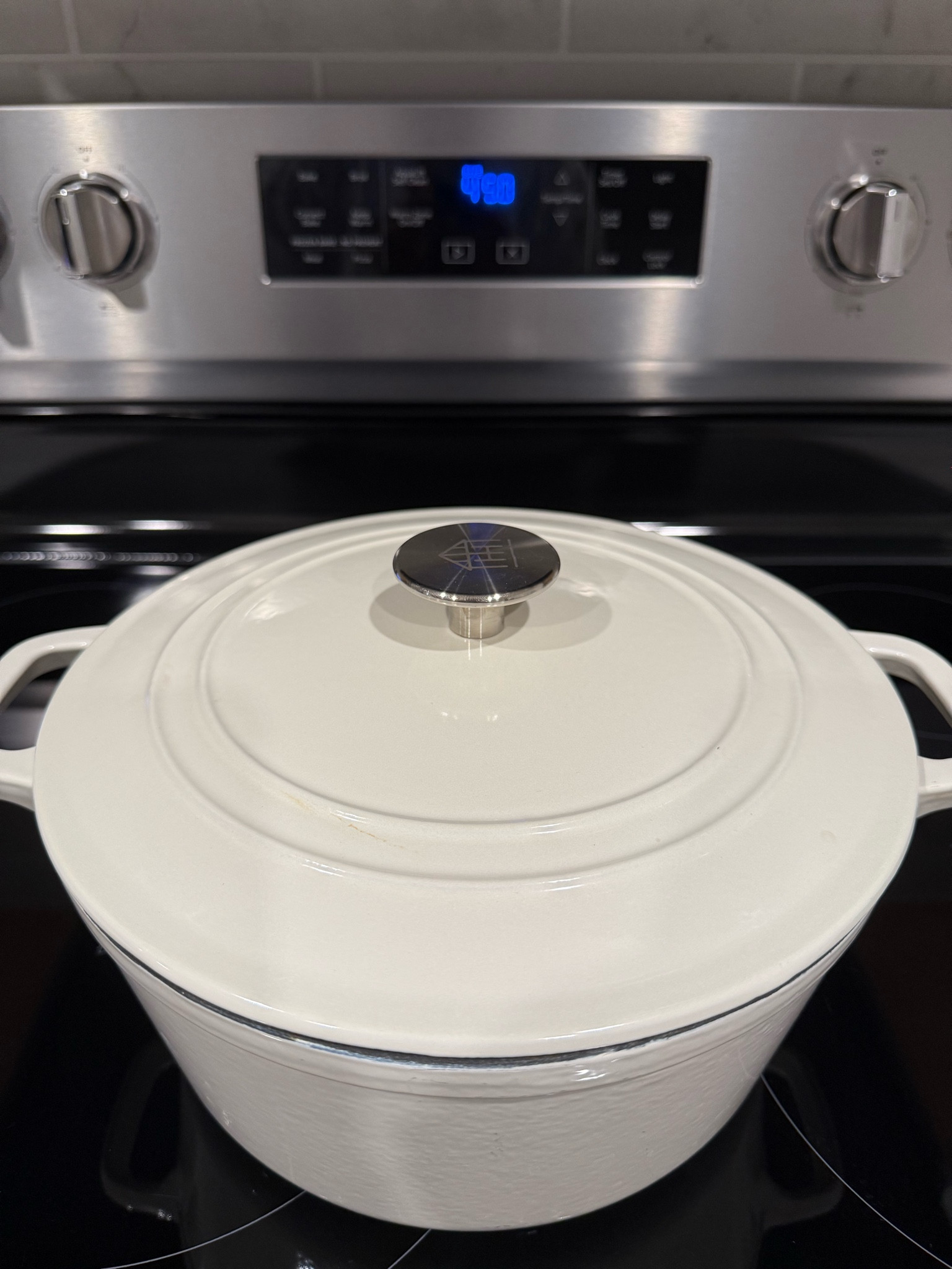 I couldn’t find the exact Dutch oven but this is the perfect size pot for baking bread!!