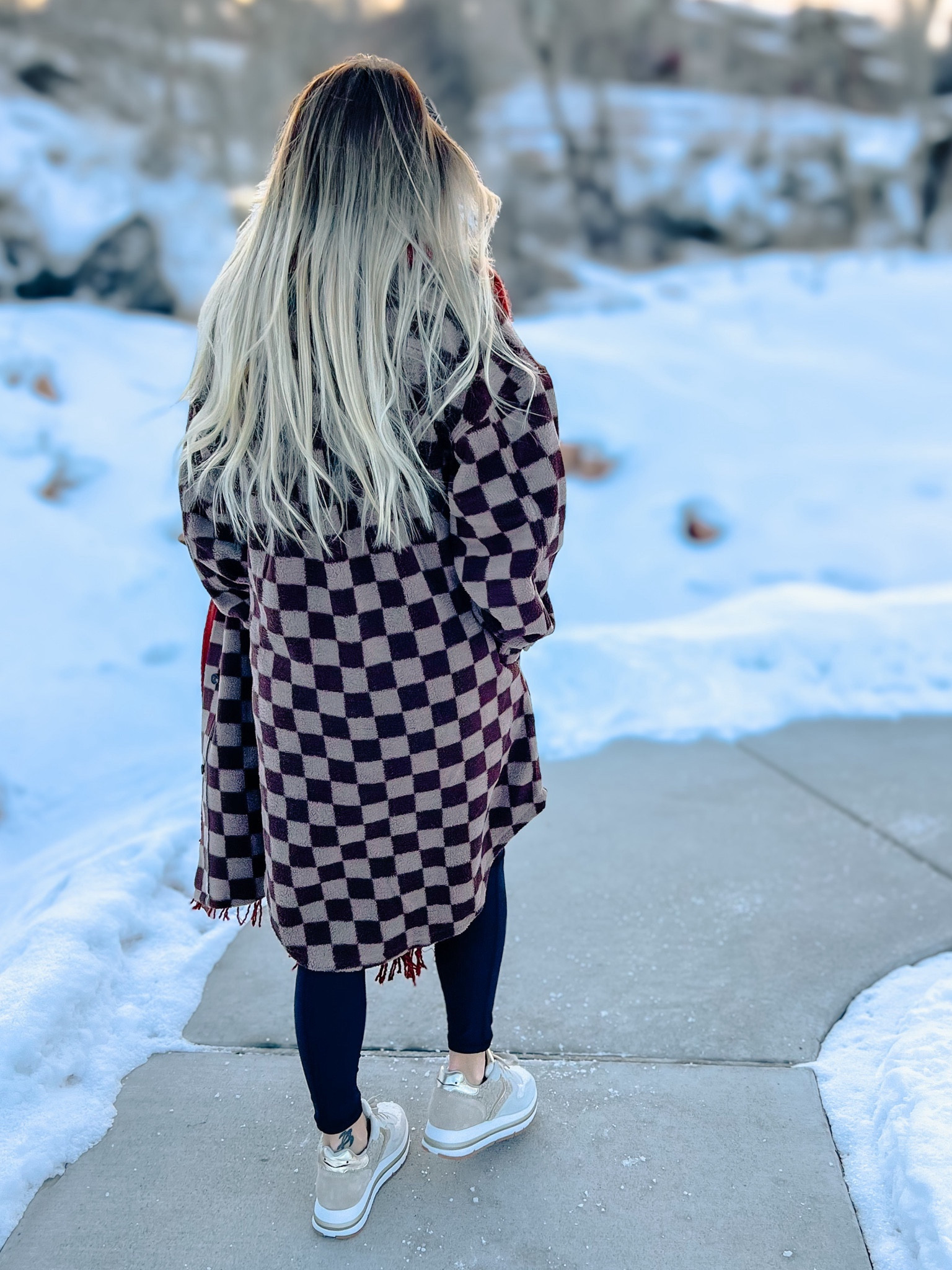 Sporty streetwear look on this cold afternoon 

#shacket #leggings #sneakers #ootd

#LTKstyletip #LTKU #LTKshoecrush