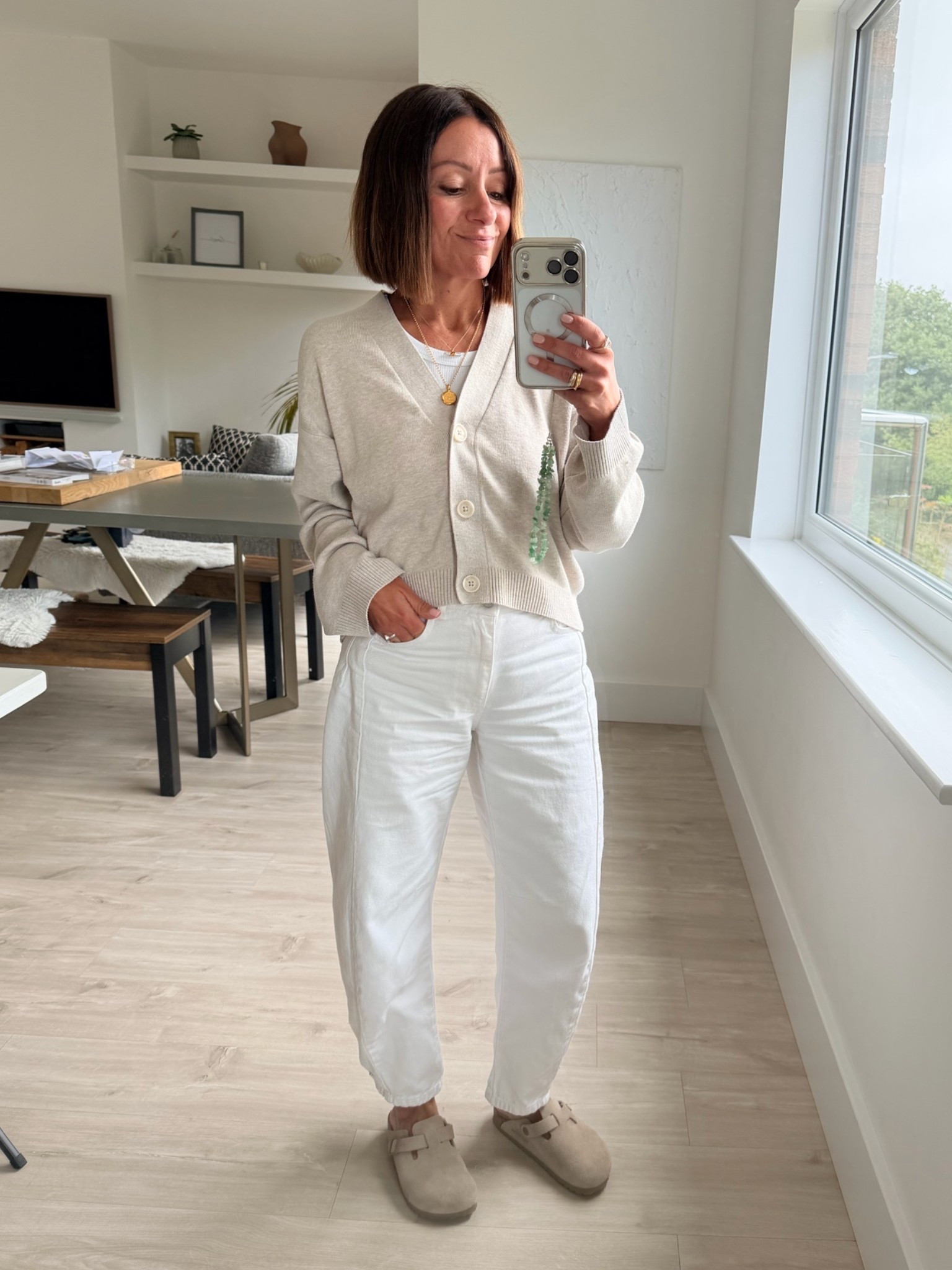 Working from home - day 3 in these jeans 🫣

I can’t link my ring and coin pendant - I’ll share on stories x

#LTKuk #LTKsummer #LTKjeans