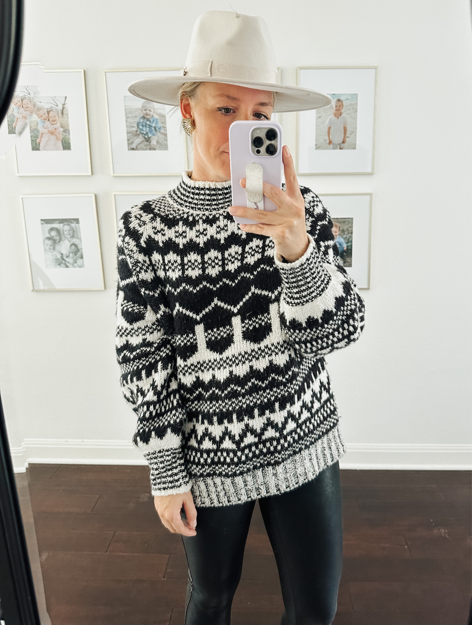 Prettiest black and white fall sweater! Wearing a medium. It’s on sale! 

#LTKshoecrush #LTKsalealert #LTKSeasonal