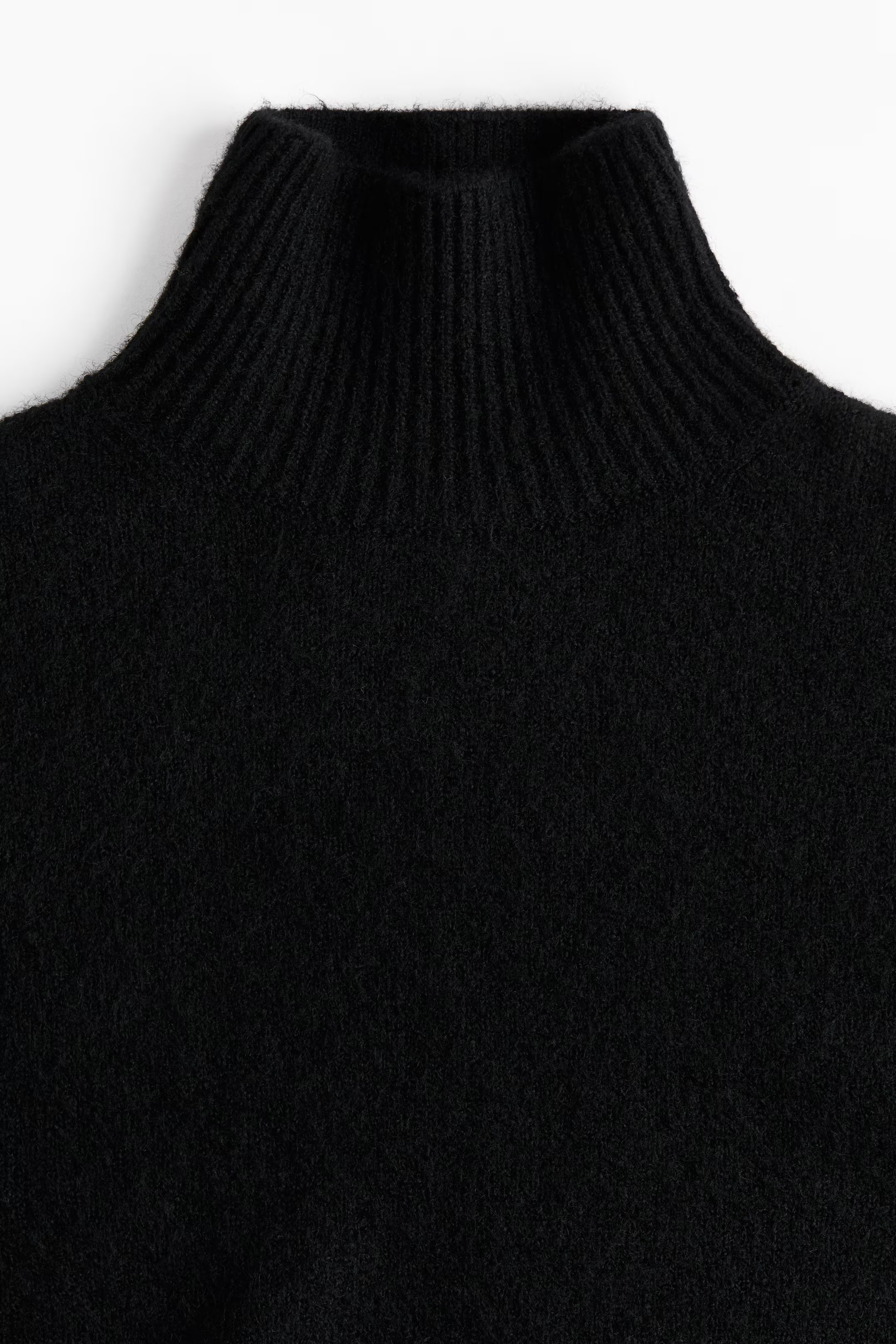 Fine-knit turtleneck jumper | H&M (UK, MY, IN, SG, PH, TW, HK)