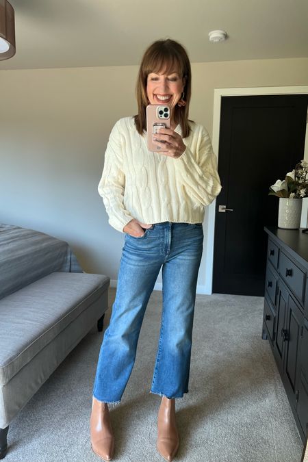 Fall outfit formula: beige cable knit sweater, cropped wide leg denim, Chelsea boots🍁🍁

Madewell, 7 for All Mankind, cropped wide leg denim, Frankie4 boots, fall outfit , Chelsea boots 


#LTKstyletip #LTKfindsunder100 #LTKxMadewell