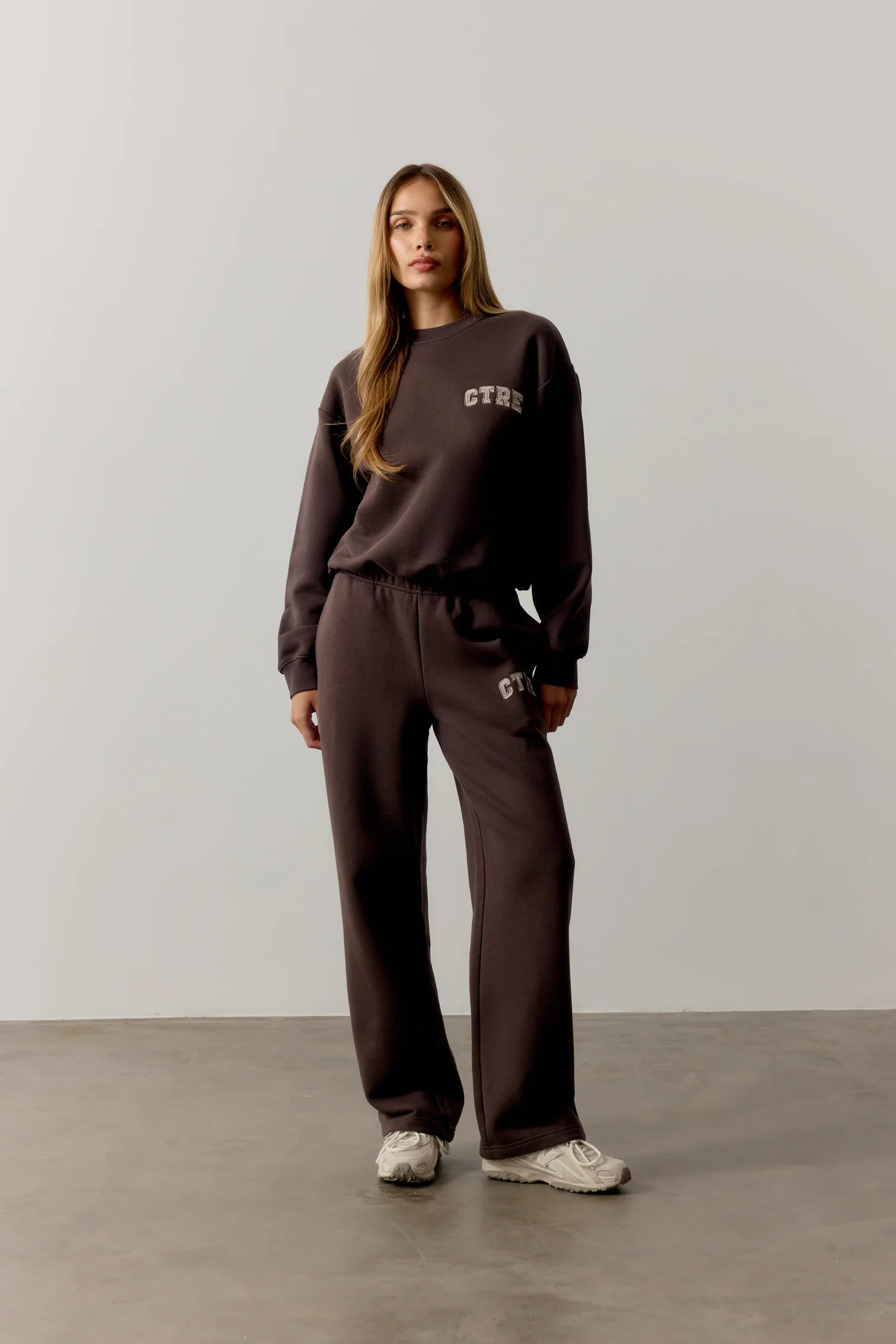 CTRE SWEATSHIRT - BROWN | The Couture Club