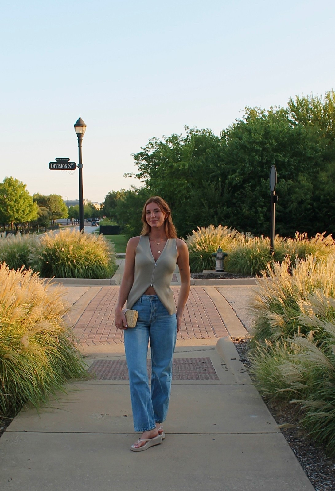 ✨ Weekend stroll vibes ✨ Pairing a chic knit tank with my favorite relaxed jeans + easy sandals. Effortless, comfy, and still put-together 💛 Linking all the pieces for you!