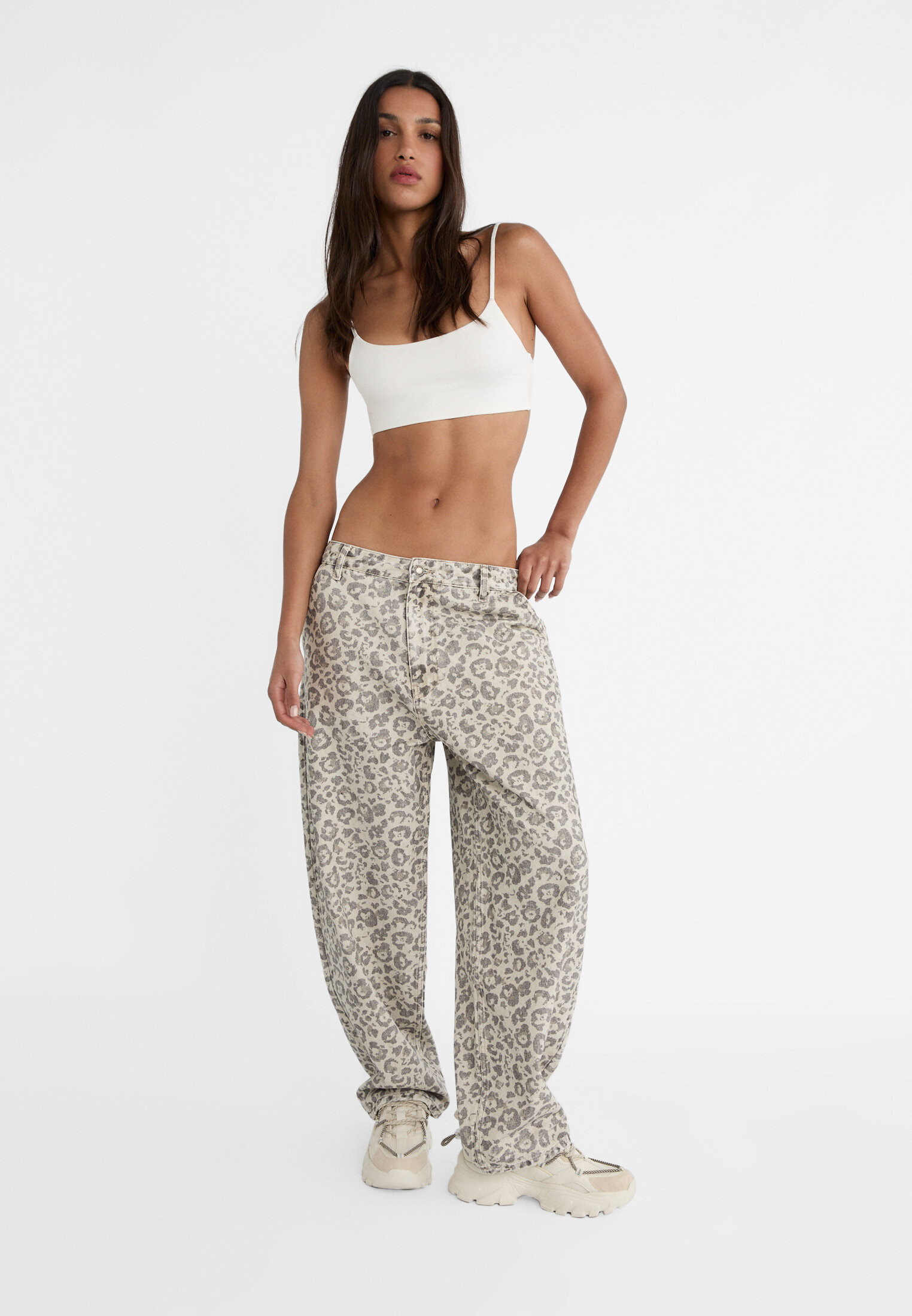 Leopard print surfer trousers - Women's fashion | Stradivarius United Kingdom | Stradivarius (UK)