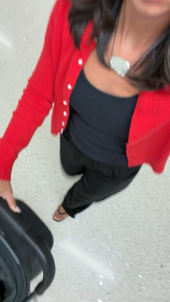 Easy travel outfit ✈️ Wearing size S tank, size S pants and size S cardigan 

airport outfit, causal outfit, fall outfit, fall fashion, fall outfits women, errands outfit, work from home outfit, fall transitional outfit

#LTKSeasonal #LTKTravel #LTKmomlife