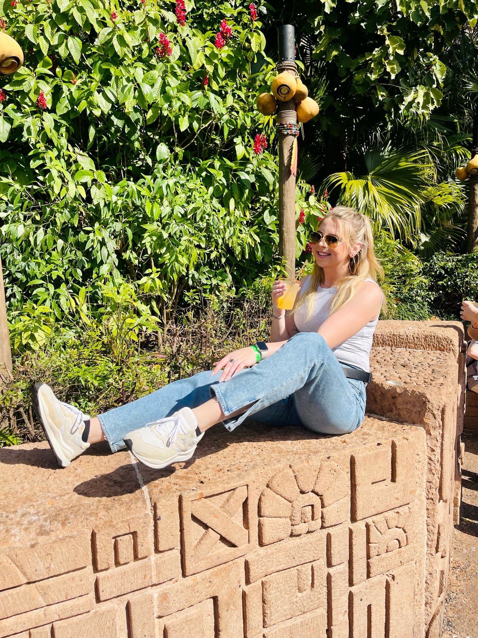 #rayban #aviators #abercrombie #90shighrise #straightlegjeans

#LTKunder100 

#LTKstyletip #LTKSeasonal