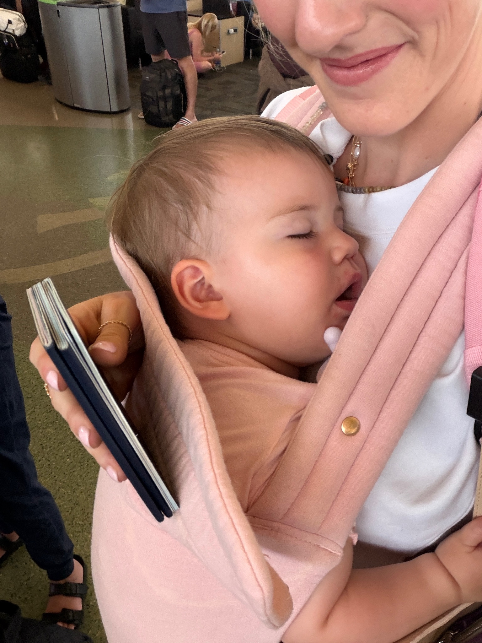 Chasie sleeping in her Mabe baby carrier! This is a lifesaver for travel days💓




Mom life, kids, baby, traveling with kids, airport, airplane, vacation, trip, girl mom, must haves, necessities, essentials, missy franklin johnson, missy_franklin 

 #LTKmomlife #LTKTravel #LTKBaby