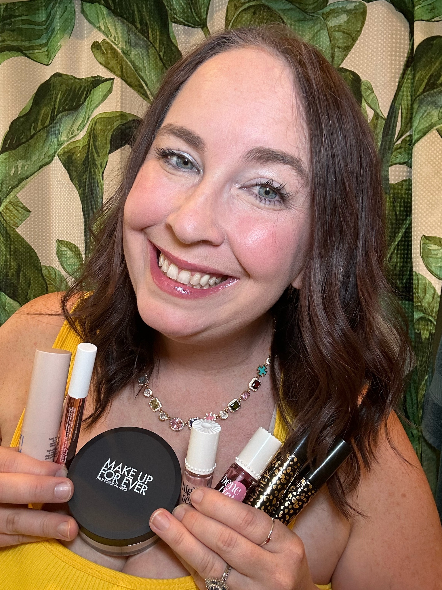 These were my most used beauty products in the month of September!

⚪️ Multi Stick Balm by The Face Shop
⚪️ Benetint and High Beam (jelly donut trend blush) by Benefit Cosmetics
⚪️ Maneater mascara by Tarte Cosmetics
⚪️ Corrective Mint setting powder by Makeup Forever
⚪️ Juicy Lip Plump in Black Cherry by Tarte Cosmetics