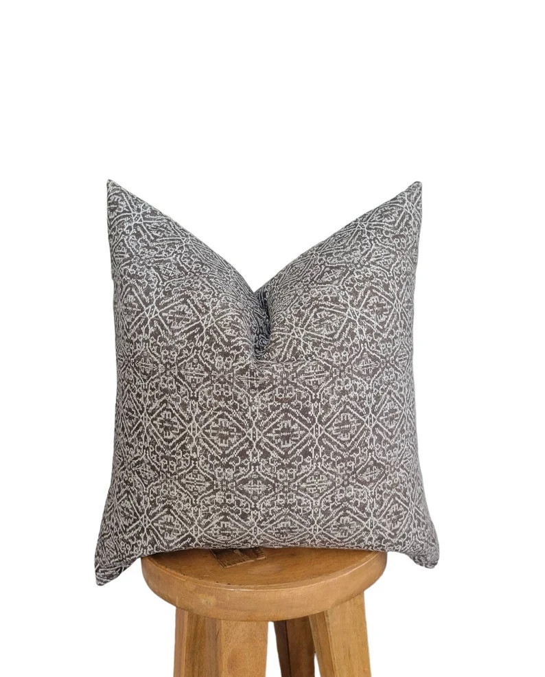 AMARA || ikat medallion pillow cover | Etsy (US)