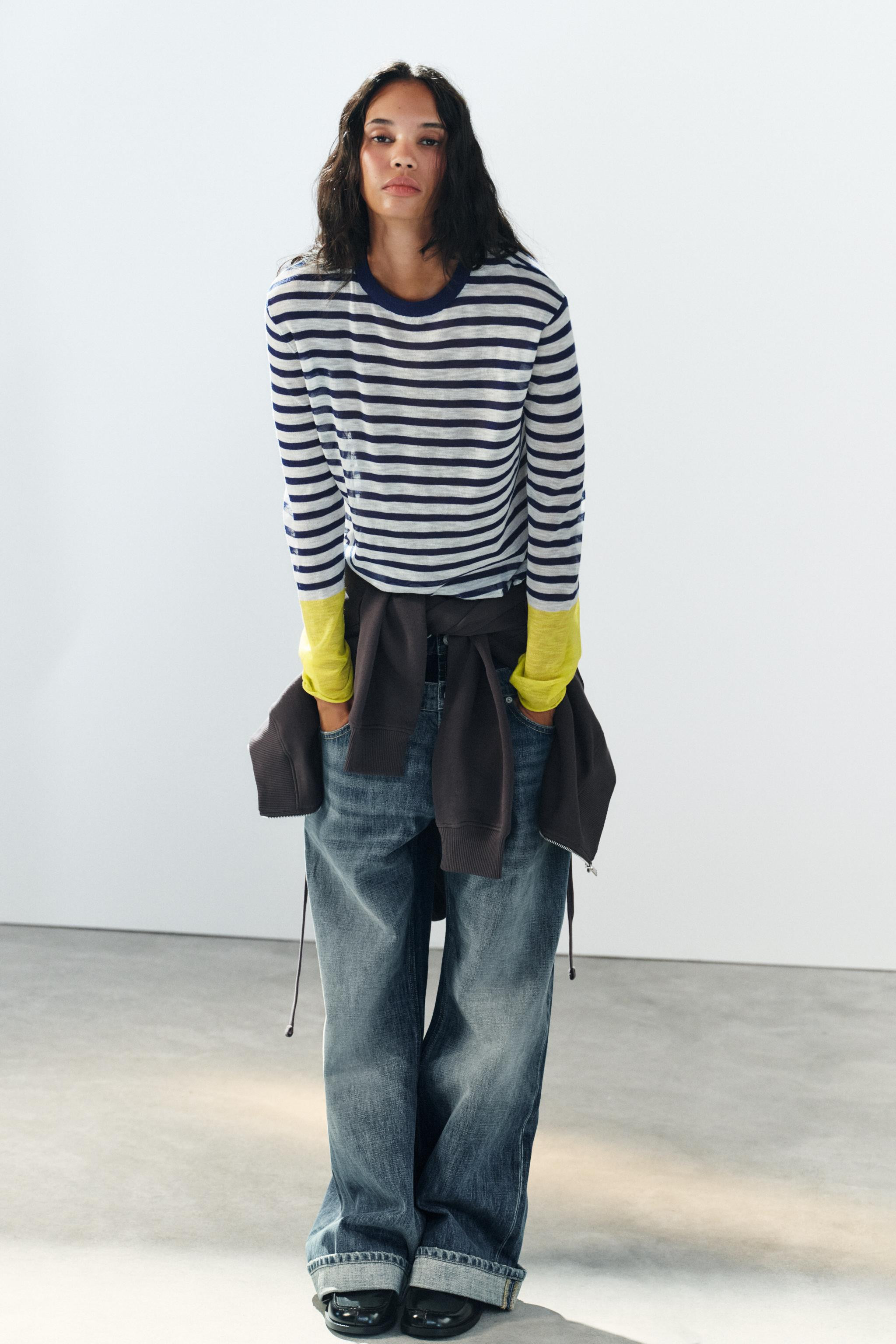 Fine-knit jumper with a round neck and long sleeves. | Zara UK