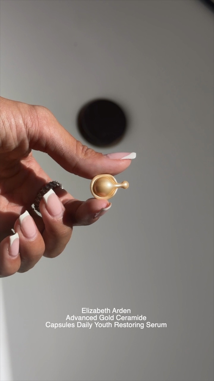 ✨ The NEW Advanced Gold Ceramide Capsules are now available at @macys !💛 #macyspartner @elizabetharden  #ElizabethArdenPartner