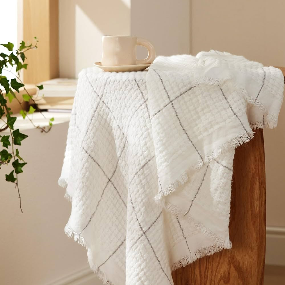 Bedsure White Throw Blankets for Couch - Decorative Cream Woven Throws Blanket with Tassels - Sof... | Amazon (US)