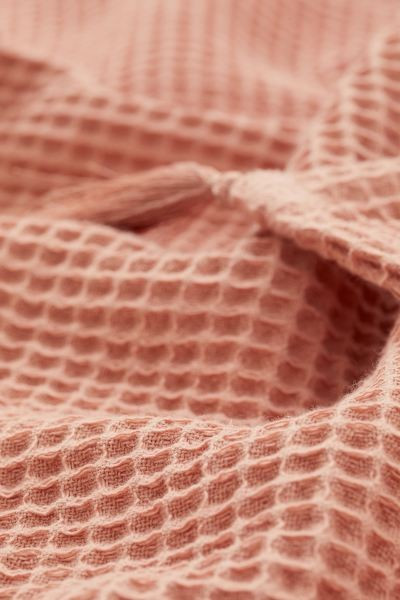 Waffled Tasseled Throw | H&M (US + CA)