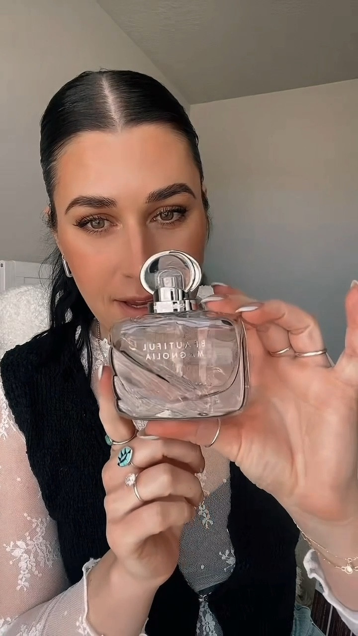 I’ve honestly used this multiple times now and I’ve been loving it for this time of year🌸

#LTKSeasonal #LTKGiftGuide #LTKstyletip