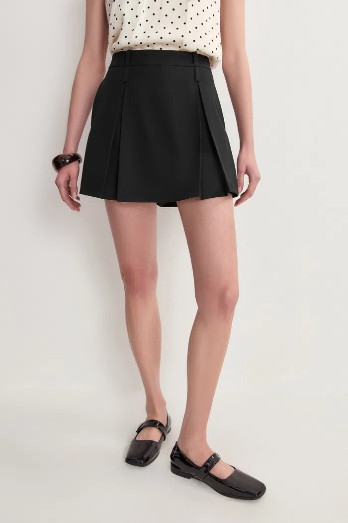 Emily Wren Pleated Mid Rise Skort in Fine Twill | Fabrique