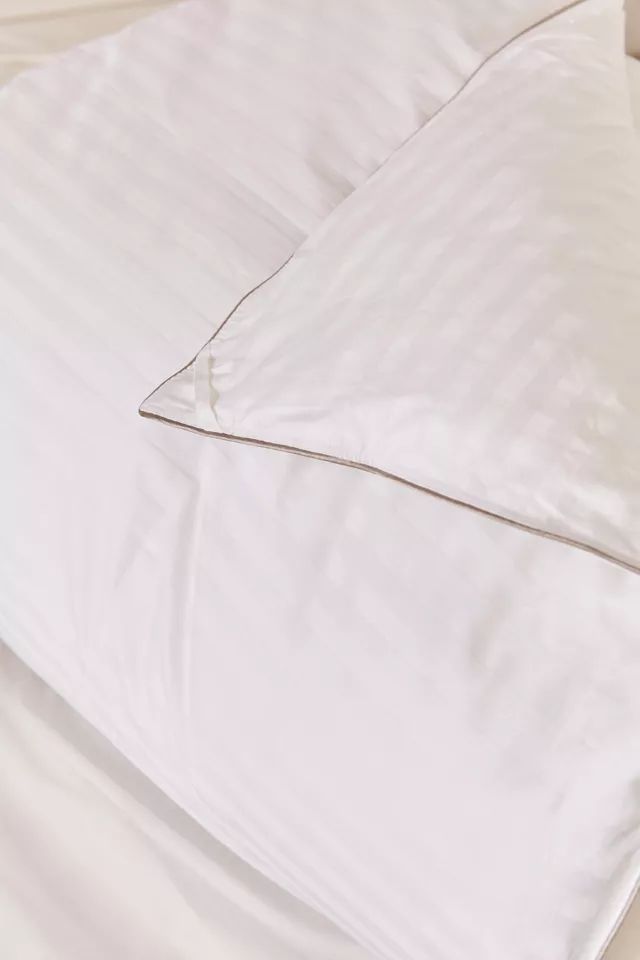 Mediumweight Down Alternative Duvet Insert | Urban Outfitters (US and RoW)