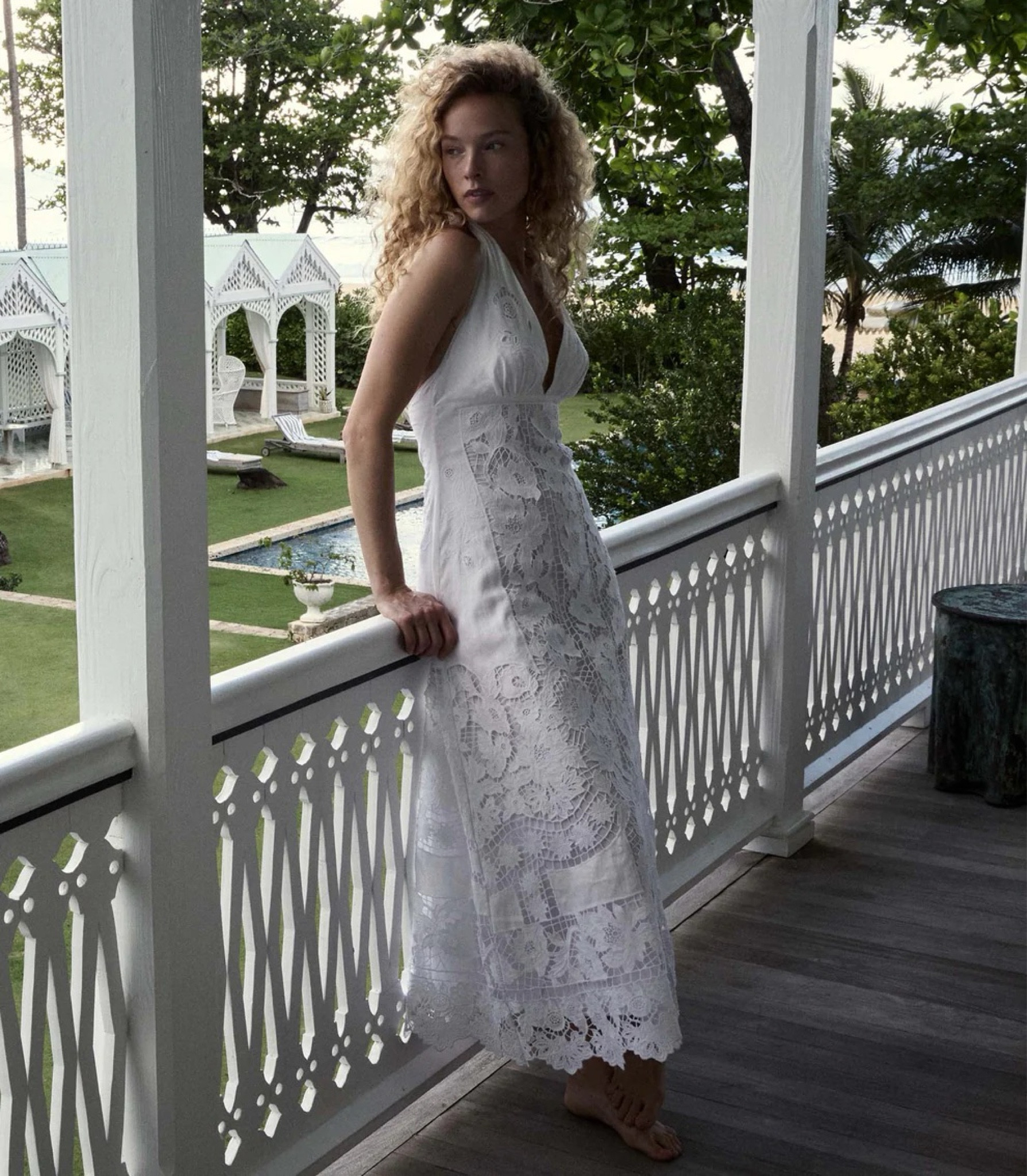 MARIZA DRESS
IN SALT
Available in 2 colors 

Tailored in a soft midweight linen, the DÔEN Heirloom Mariza Dress features a plunging halter V-neckline and an intricate floral embroidery cutwork design. A fitted waist with an invisible side zipper and a hook-and-eye closure gives way to an ankle-grazing A-line skirt.



Summer outfits, summer dresses, linen dress, white dress, vacation dresses, family photos


#LTKFindsUnder50 #LTKMidsize #LTKOver40