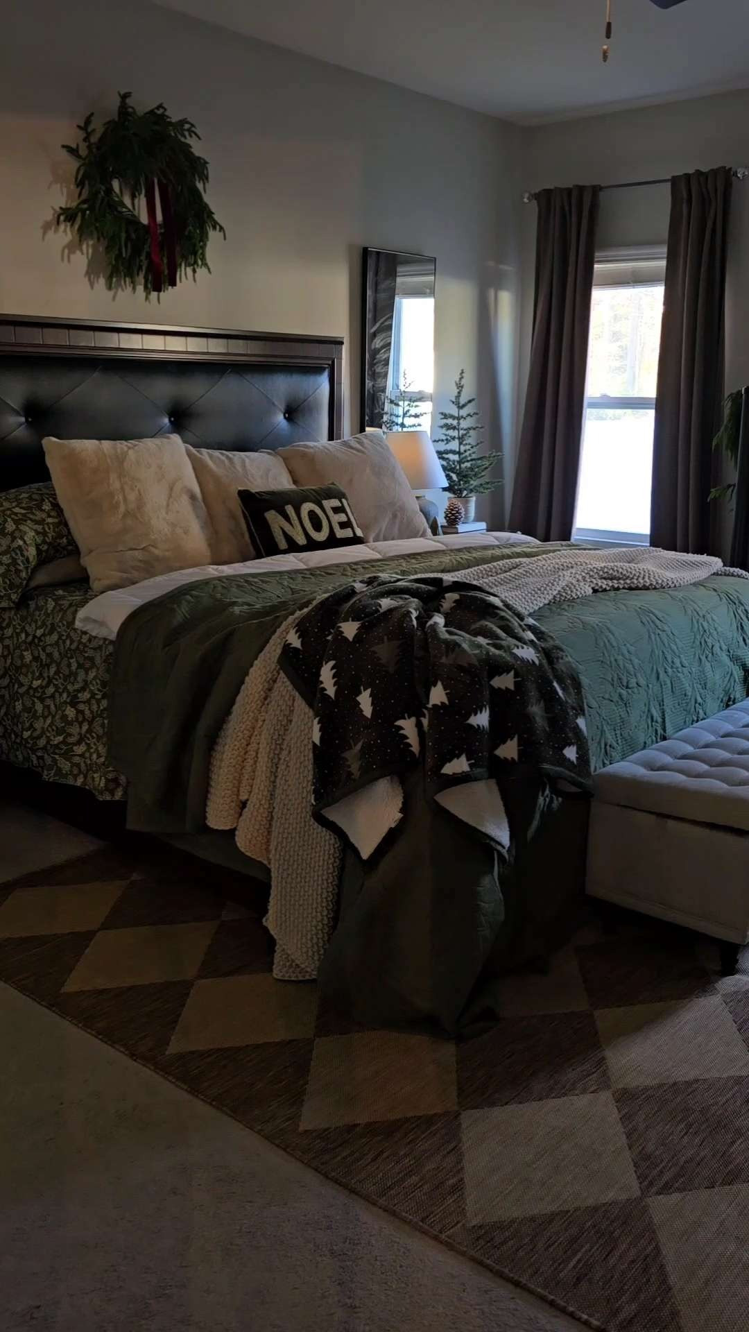 Christmas bedroom 

 #LTKHoliday #LTKSeasonal #LTKHome