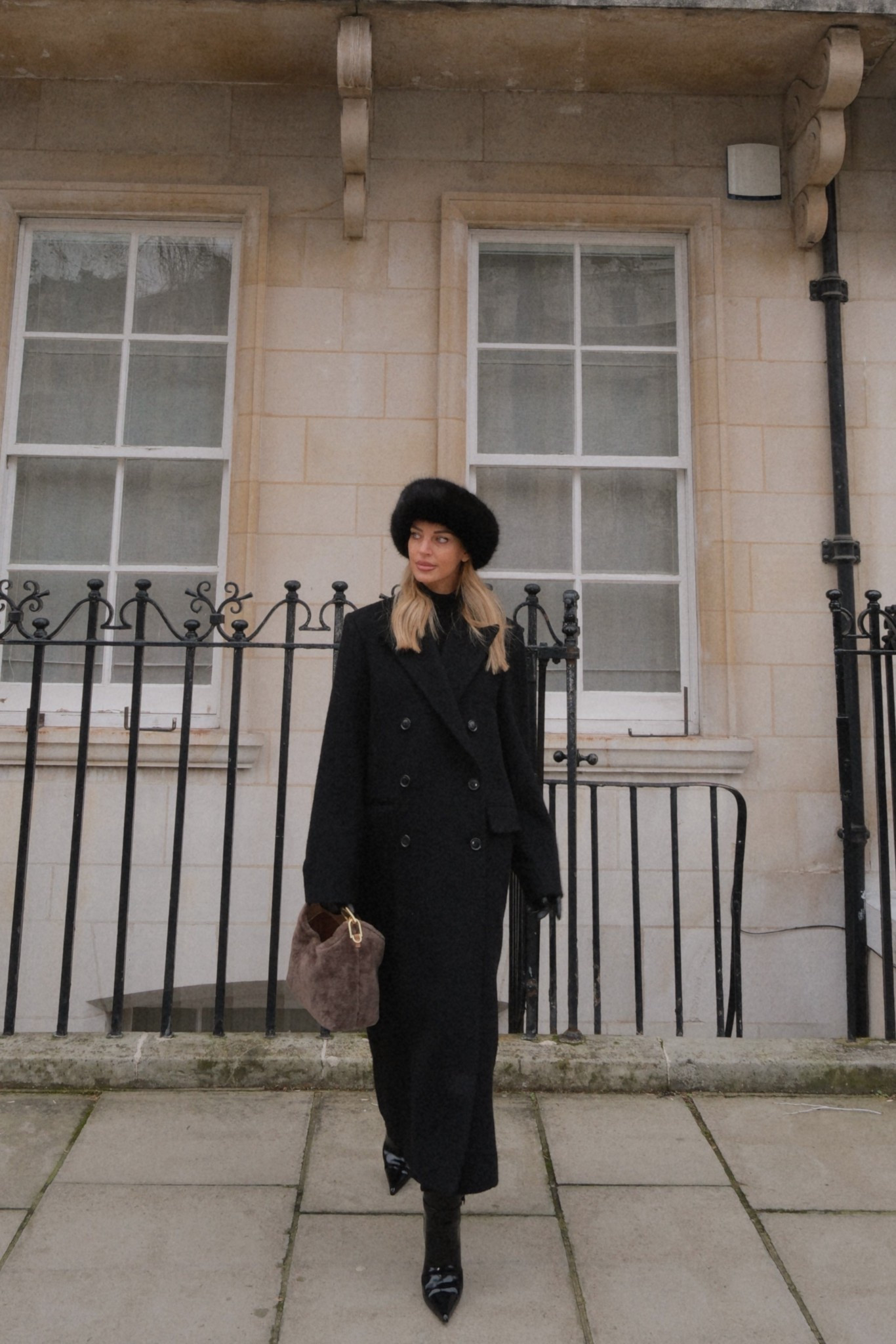 Boots, fur & fluffy bag 