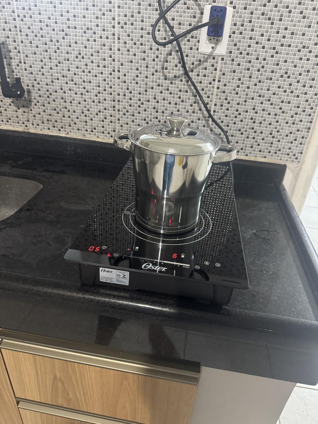 Cooktop de Indução 2 Bocas Oster Touch Screen 2 em 1-127V | Amazon (BR)