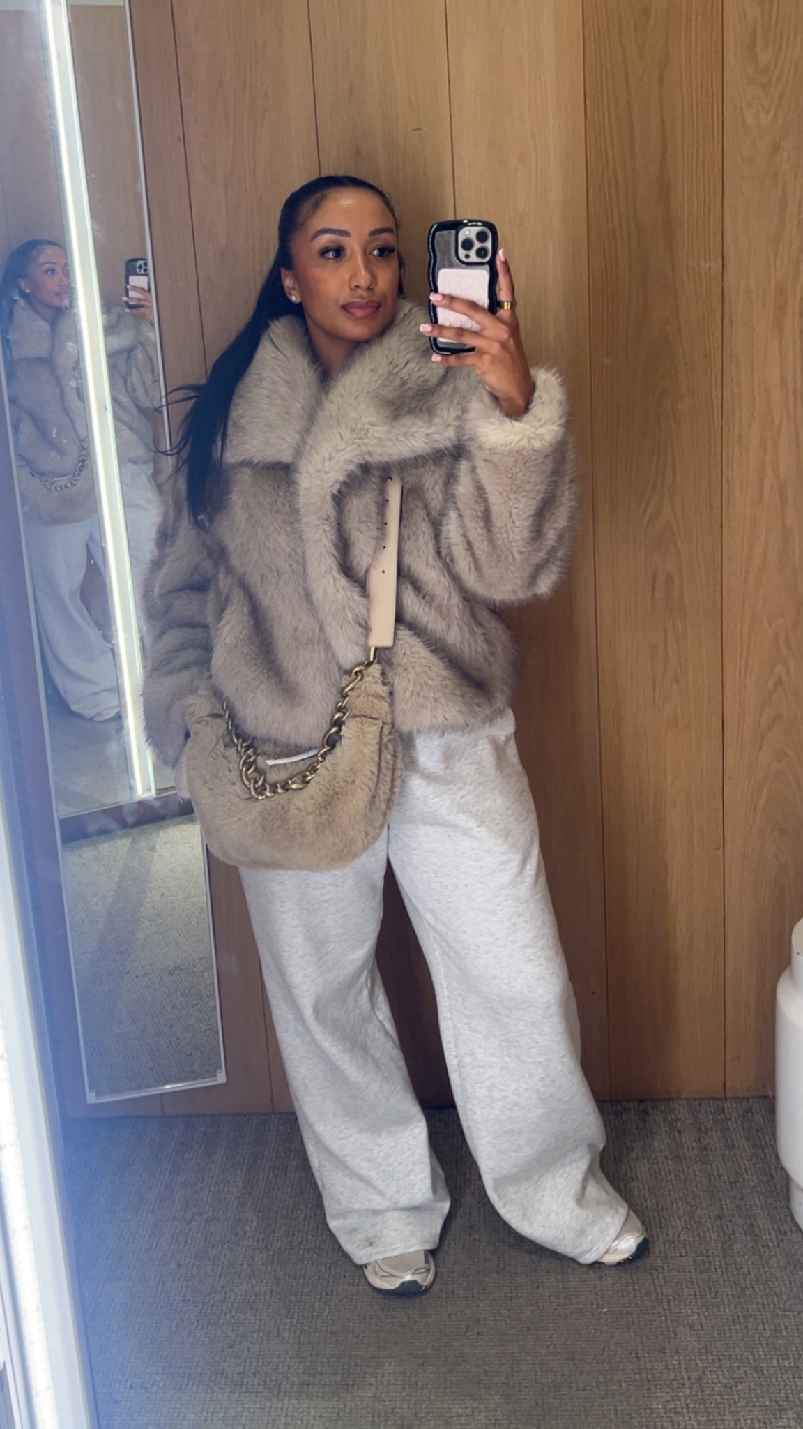 🧸 jacket is sold out PLT faux fur short shawl collar coat & bag is OLDDDDD Zara 