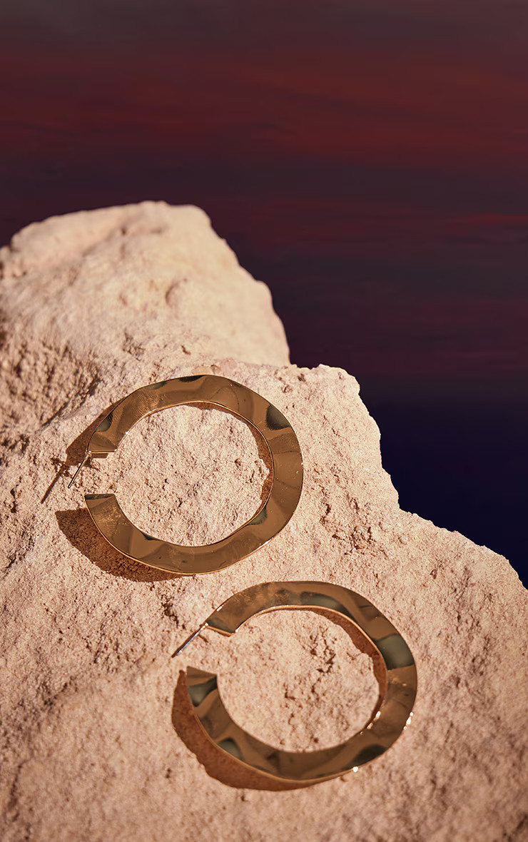 Gold Abstract Wave Hoop Earrings | PrettyLittleThing UK