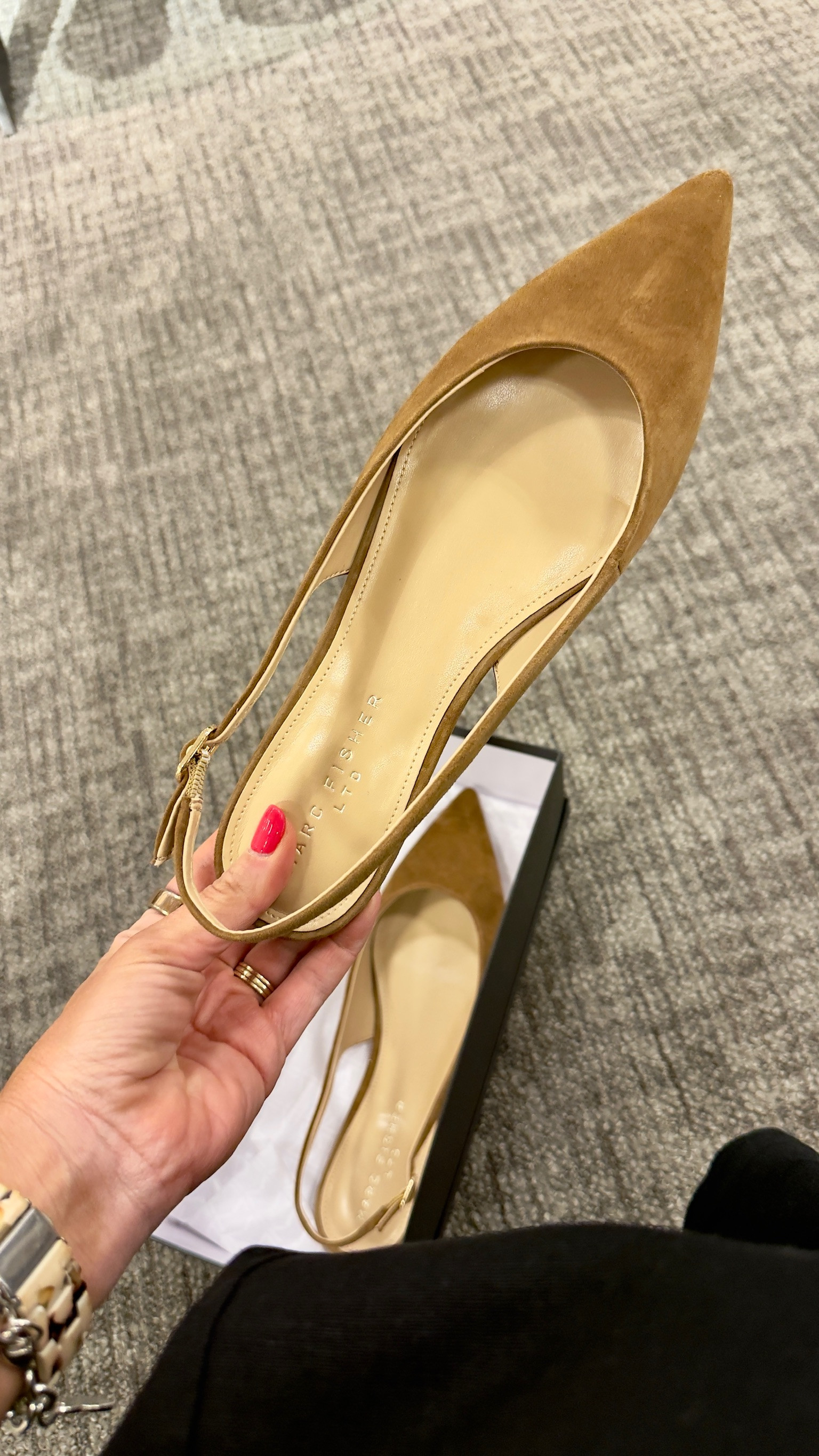 Nordstrom Anniversary sale finds I had to try!

Nordstrom, NSale, Anniversary sale, midsize fashion, women’s shoes, pumps, heels, work shoes 

#LTKSaleAlert #LTKShoeCrush #LTKStyleTip