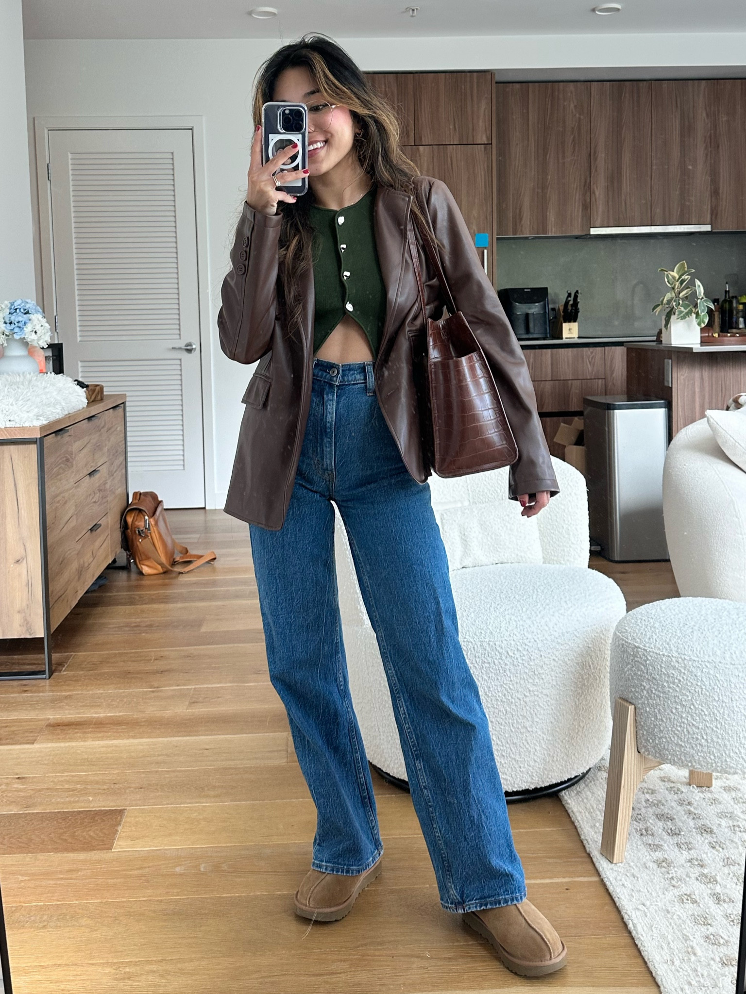 The BEST jeans!! 

Wearing color dark in size 25 Short 



#LTKFindsUnder100