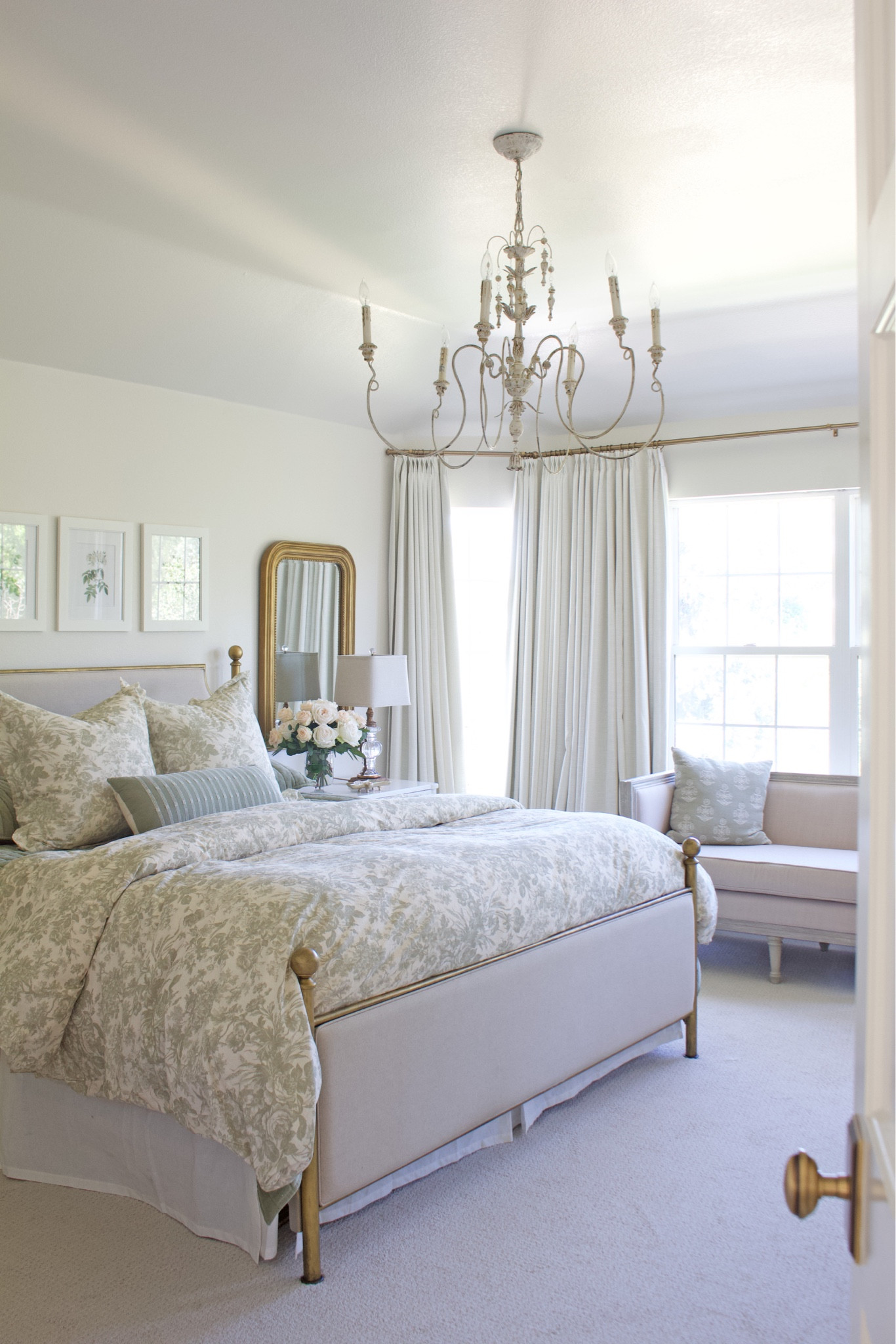 My bed is back in STOCK! Painted with gold leaf rub n buff!

#LTKSaleAlert #LTKStyleTip #LTKHome