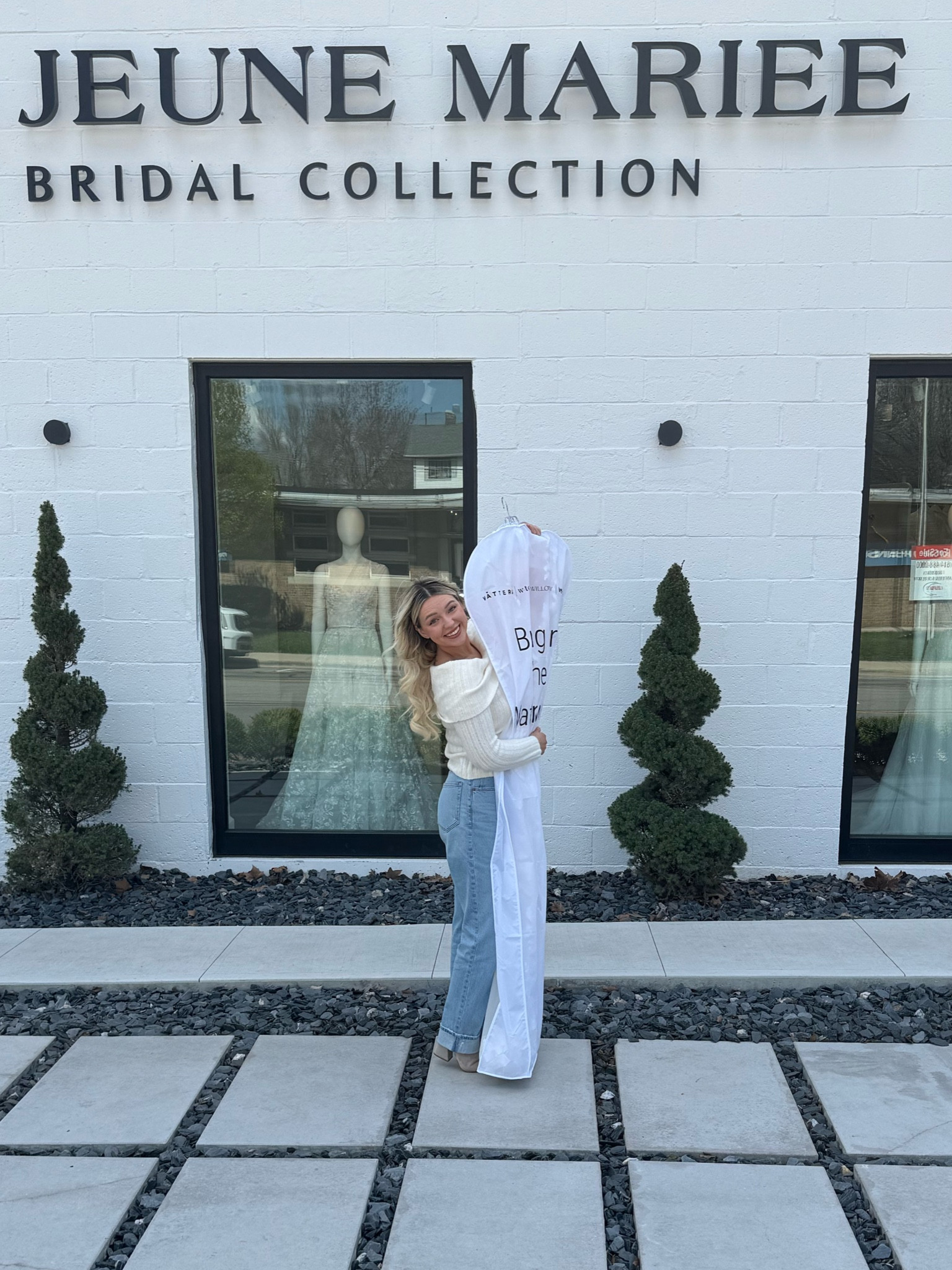 Casual ootd picking up my wedding dress!! Wearing a 28 in these jeans, and a medium in the top, on clearance!! 

Casual outfit, winter to spring fashion, spring fashion, Abercrombie jeans, white outfit 

#LTKwedding #LTKsalealert #LTKfindsunder50