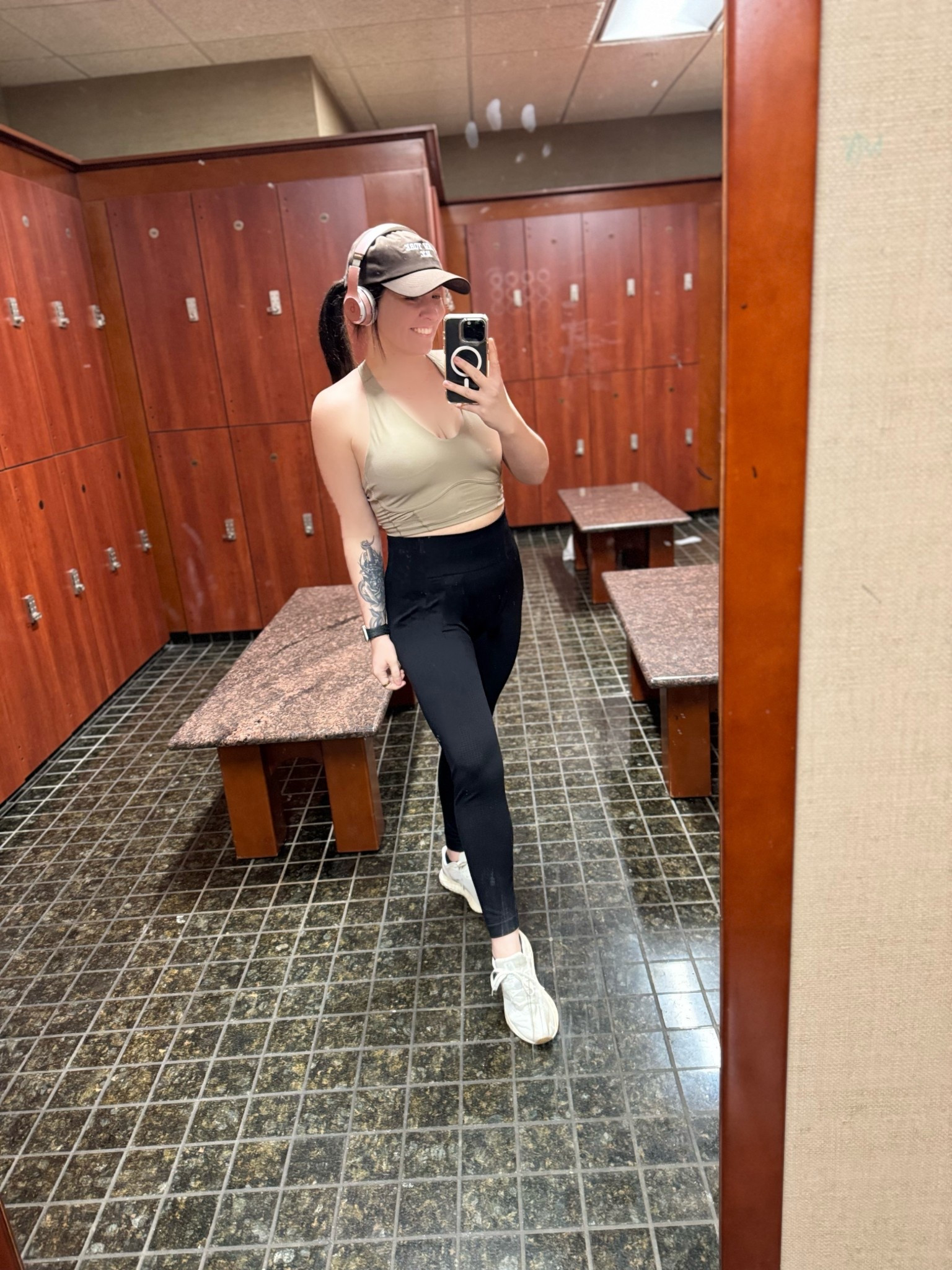 Moms’ Saturday Night Out… but make it self-care.
While the kids were living their best little lives, my night out looked like pure bliss: cardio to clear the mind, a sauna session to reset the soul, and some much-needed me-time to recharge.

Sometimes the best “night out” is actually a night in the gym — headphones on, world off, and reminding myself that I matter too. 💕🧖‍♀️🔥

Linking my cozy workout essentials + everything that helped make this mama feel human again tonight 🤍

#MomLife #SelfCareSaturday #GymNight  #LTKWellness #SaunaGlow #CardioQueens #MomsWhoLift #HealthyHabits #ResetRoutine #MichiganMoms #MomTimeIsSacred

#LTKActive #LTKmomlife #LTKPetite