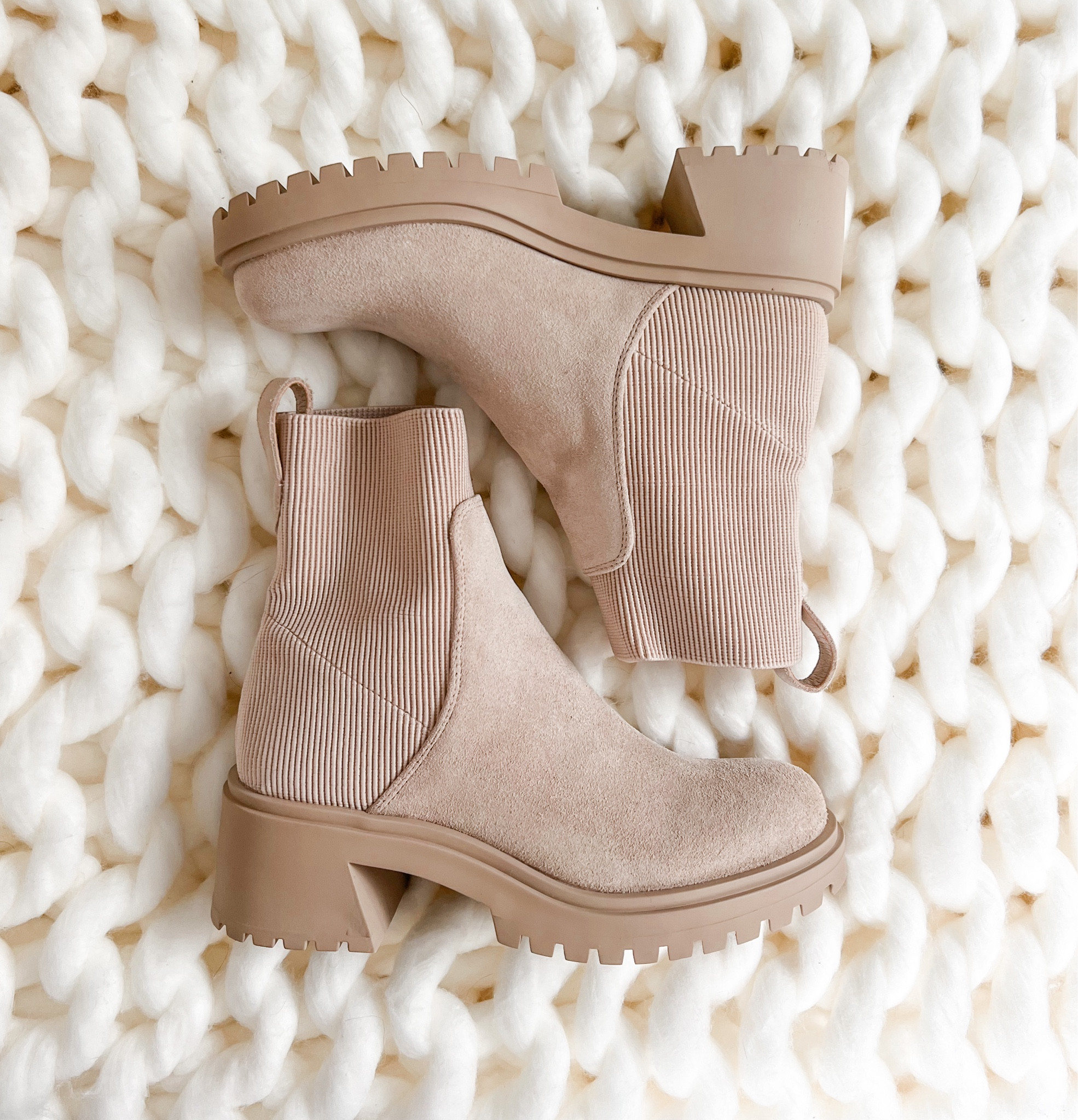 Boots, fall boots, lug sole boots, Chelsea boots, booties, fall shoes, neutral boots, taupe boots

#LTKSeasonal #LTKunder100 #LTKshoecrush