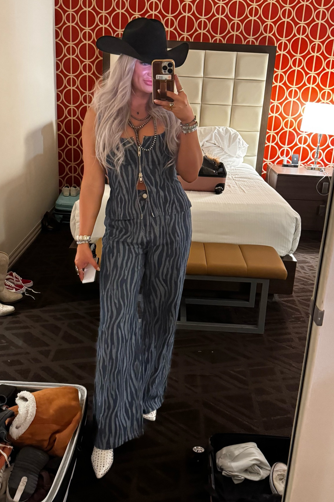 Zebra denim for my first night in Vegas!

#LTKFindsUnder100 #LTKSaleAlert #LTKStyleTip