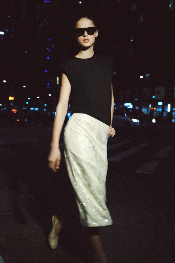 ZARA WOMAN COLLECTIONMid-waist midi skirt with sequin appliqué details. Straight hem. Invisible ... | Zara UK