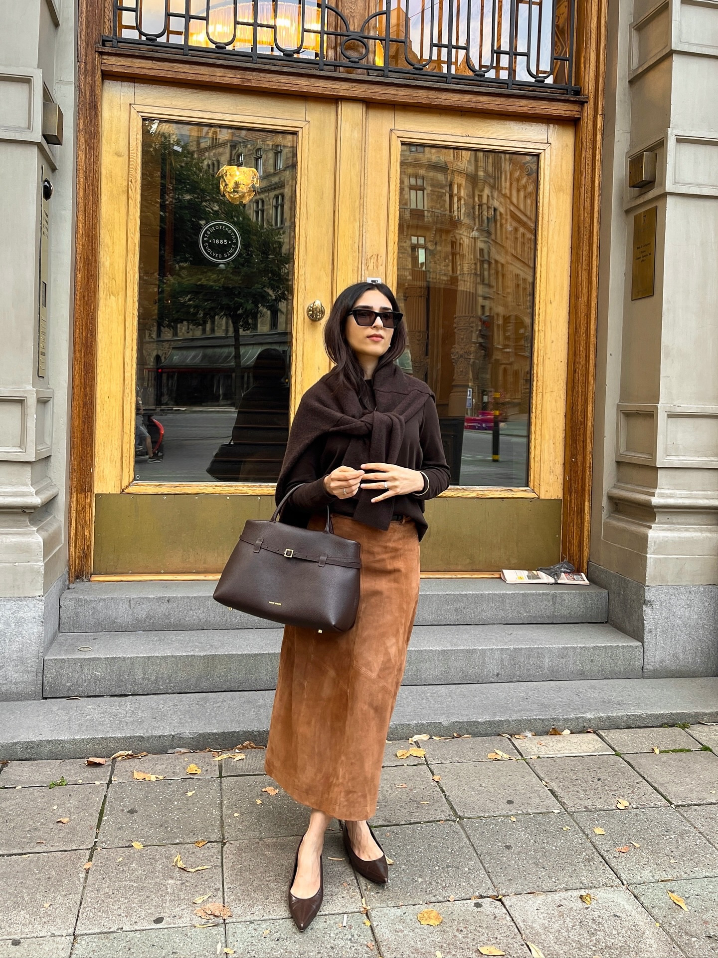 Suede & shades of brown🤎🍂
.
.
Fall outfits, Brown outfit fall, Suede skirt fall look, Autumn look, Fall fashion, Minimal chic fall style

#LTKautumn #LTKluxury #LTKeurope