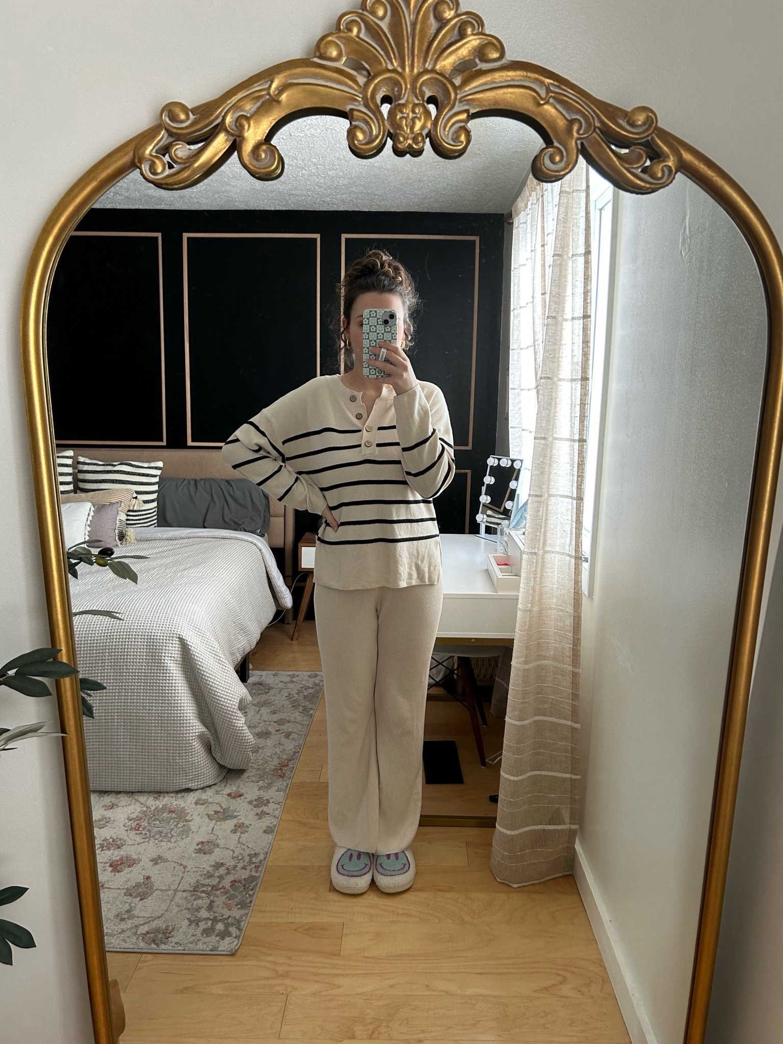 Stripe two piece Amazon lounge set! 🤍🖤


#LTKStyleTip #LTKSeasonal #LTKFallSale