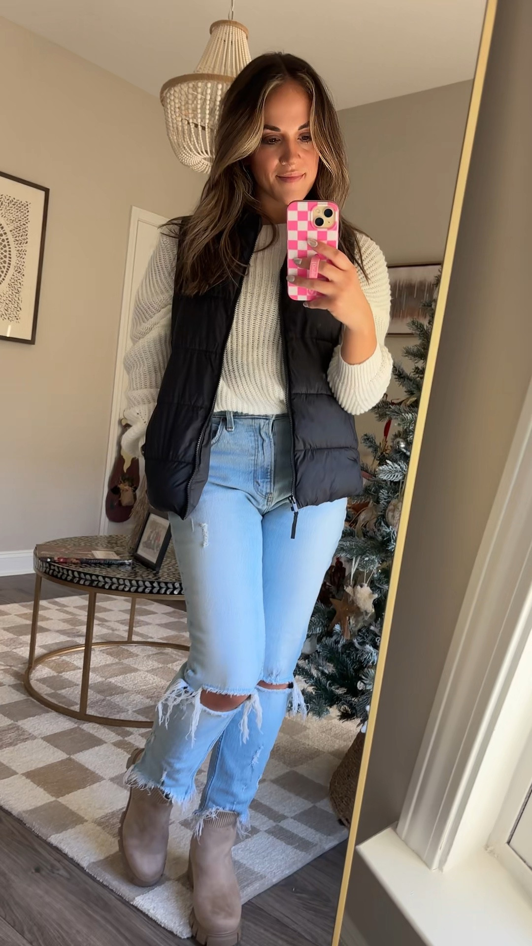 Fall outfit with my favorite Chelsea boots 

Fall ootd, mom fall style, boots outfit, vest, sweater, mom jeans, belt bag

#LTKShoeCrush #LTKStyleTip #LTKSeasonal