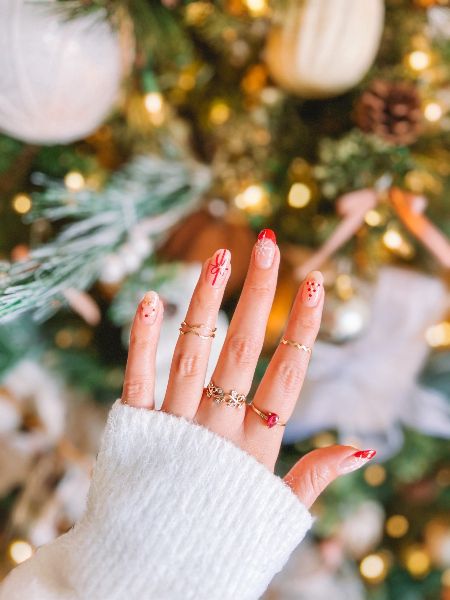 Holiday nails 💅 My nails are gel but linking my favourite non-gel polish too 😉 // holiday nails, festive manicure, gel polish 

#LTKholiday #LTKbeauty #LTKwinter