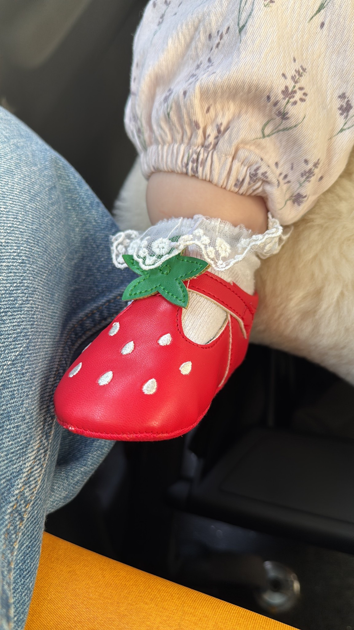Billie’s strawberry shoes 🍓