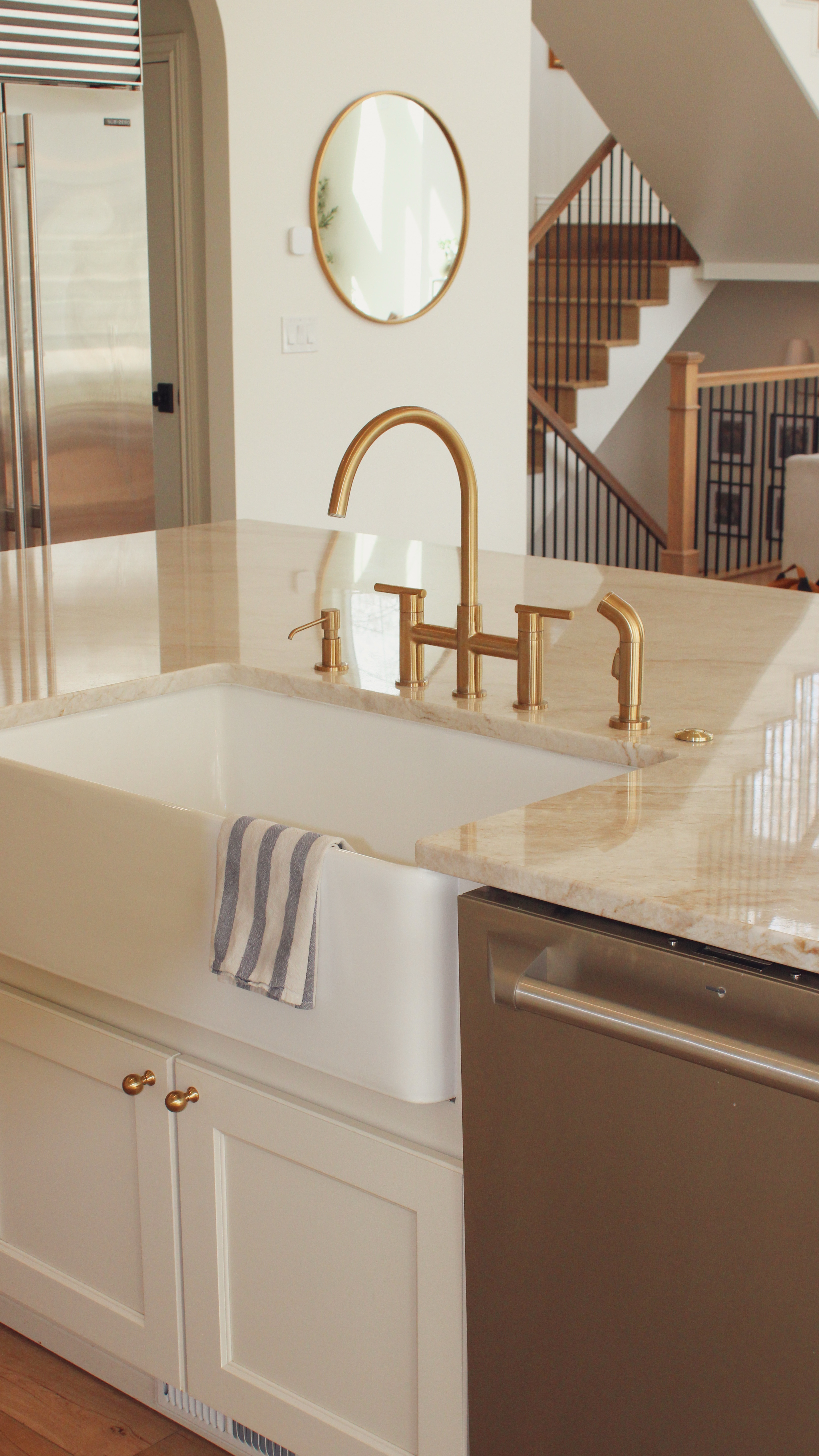 When we were picking out finishes for our home we frequently used @wayfair There's so many options for any style and budget. I love these Wayfair finds in my kitchen. You can find the link in my bio! 

#wayfair #wayfaircreator #affiliate #homedetails #homeinspo #kitchen #kitchendesign #kitcheninspo #wayfairfinds