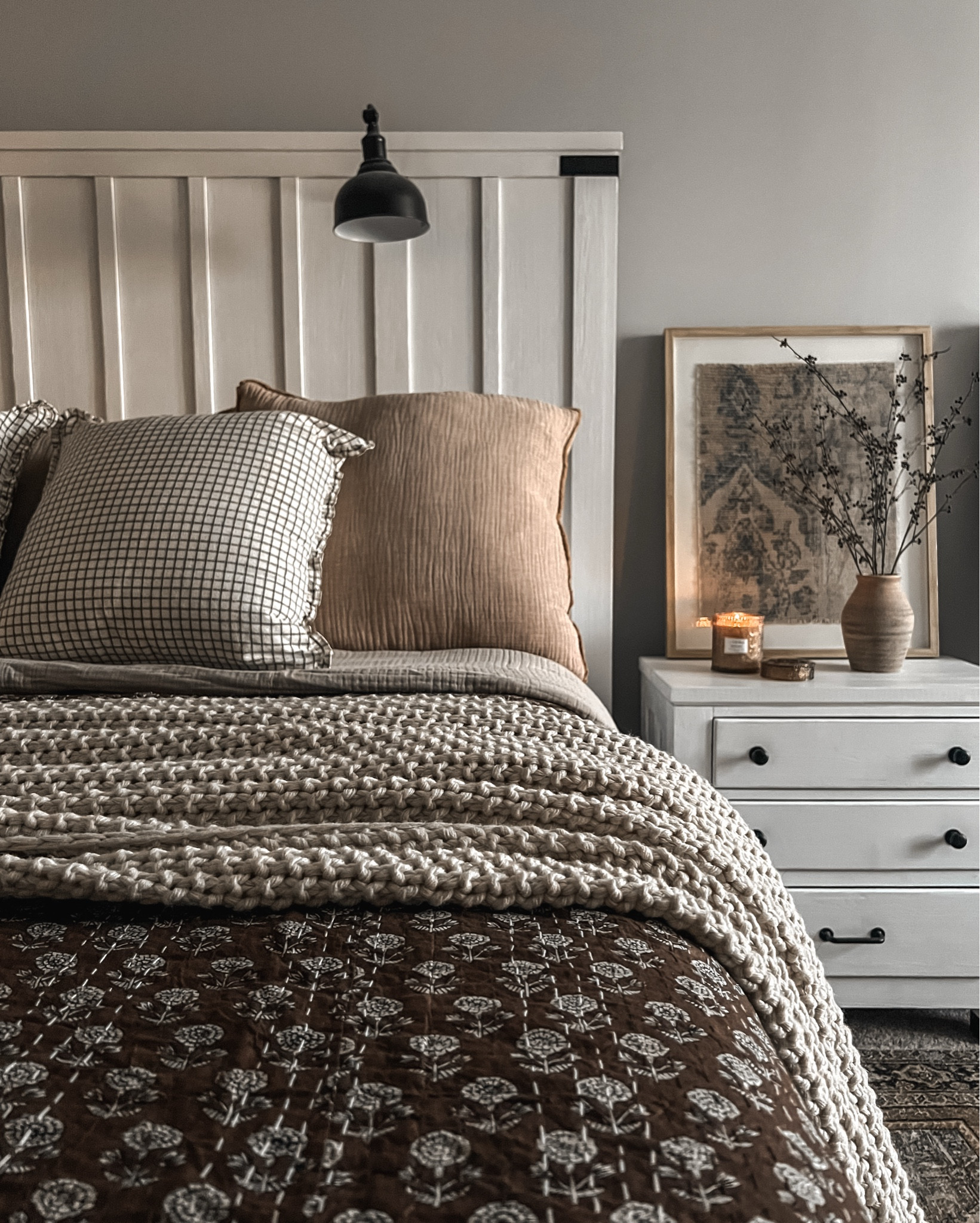 Winter bedroom styling

Winter Decor | Winter Styling | Bedroom Styling | Winter Bedding | Nightstand Styling | Layered Bedding | Throw Pillows | Target Finds

#LTKSeasonal #LTKHome